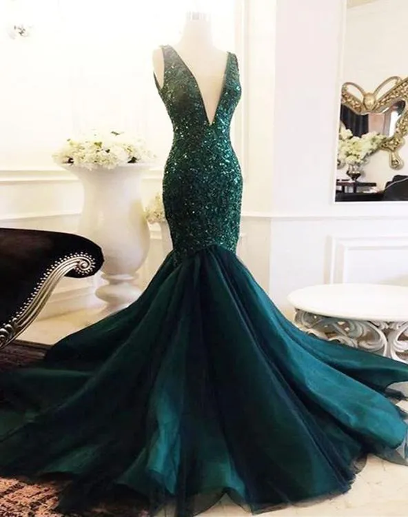 2024 Unique Dark-Green Sequins Beaded V Neck Sleeveless Tulle Mermaid/Trumpet Prom Dresses