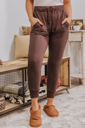 Curl Up Ribbed Elastic Tie Waist Joggers in Dark Brown